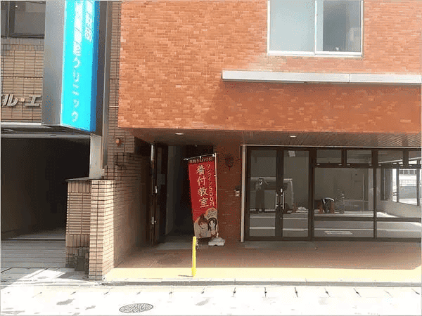 2階テナント専用出入口